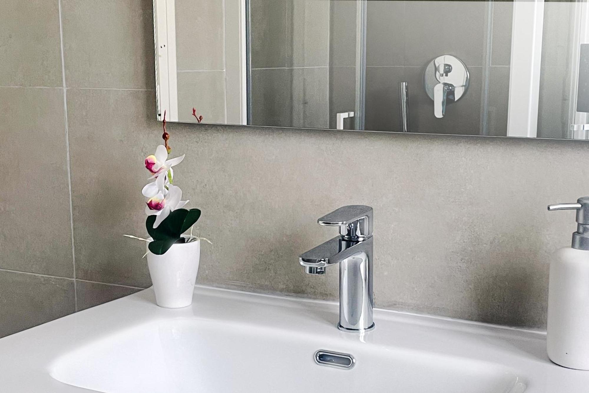 Apartamento Casa Del Sole, In Via Sicilia Vicino Al Mare Terracina Exterior foto